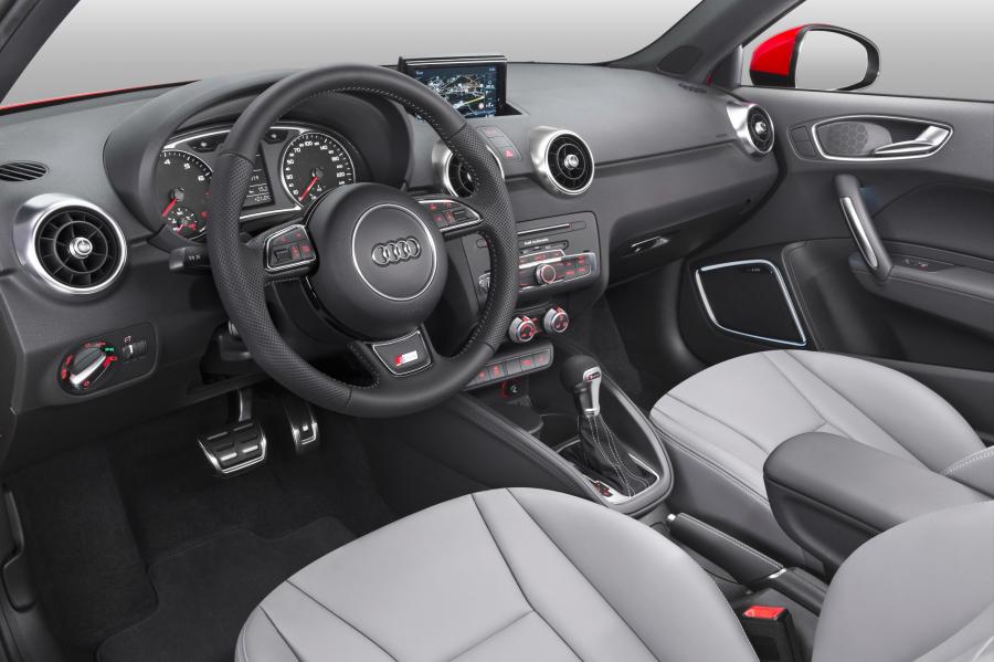 Торпедо Audi A1 TFSI S-Line (8X) 2014 года  (WW) (фото 5 из 15)